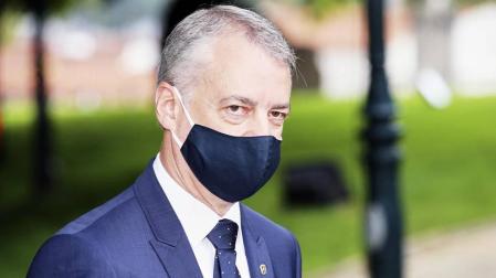 El lehendakari, Iñigo Urkullu, ha jurado su cargo este sábado ante el árbol de Gernika con mascarilla y según la ceremonia tradicional pero condicionada por las medidas anti-COVID-19.