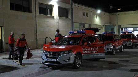 Diario de Navarra acompaña a dos patrullas de la Policía Foral durante una noche