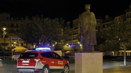 Diario de Navarra acompaña a dos patrullas de la Policía Foral durante una noche