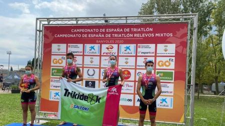 Iratxe Arenal, Ander Noáin, Laura Durán y Mikel Ibergallartu, en el podio.