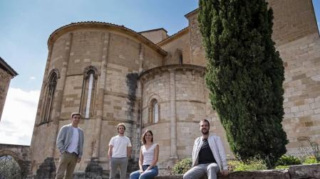 Desde la izda., Oriol Guimerà, Valentín Miralles, Victoria Cassano y Jorge Losana, este lunes en Estella.