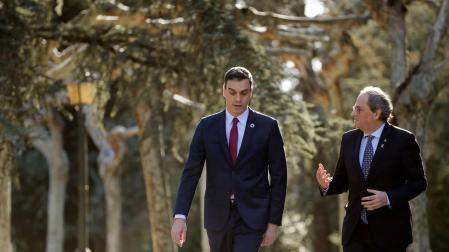 Pedro Sánchez y Quim Torra, en los jardínes del Palacio de la Moncloa.