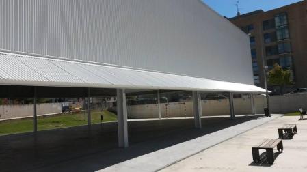 Nuevo alero de la pista deportiva del C.P. Buztintxuri
