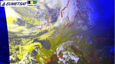 El humo de los incendios de EE UU cruza la península y llega a Baleares