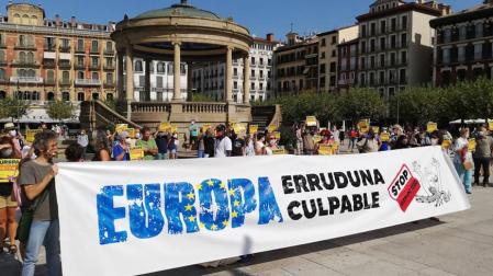 Una concentración denuncia en Pamplona las políticas migratorias en Europa