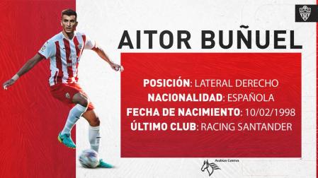 Imagen de presentación de Aitor Buñuel con el Almería.