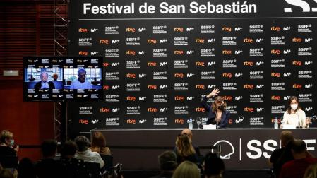 Woody Allen dice que le "rompe el corazón" no poder estar en San Sebastián por la "horrible pandemia"