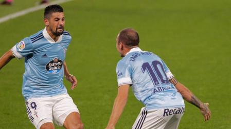 Iago Aspas y Nolito celebran el primer gol del Celta