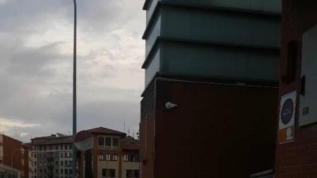 El consistorio pamplonés negocia instalar LED en la salida de sus parking públicos