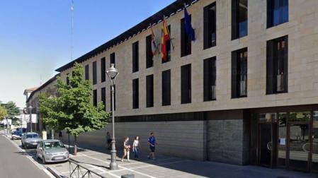 Orden de detención para la directora de una residencia que robó en casa de un interno nada más morir