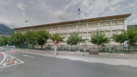 La Apyma de Santesteban critica que los niños tienen que esperar en el colegio después de comer