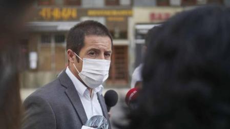 Nadie puede entrar o salir de la localidad salvo por motivos laborales, sanitarios, educativos o de cuidado de personas dependientes.