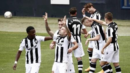 Roger celebra el segundo gol del Levante.