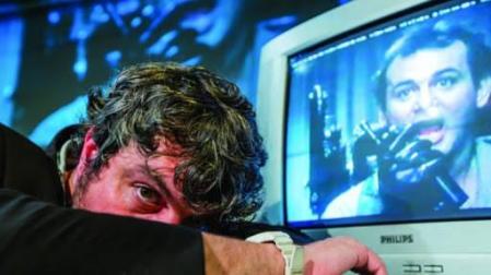 Imagen promocional de la película 'Stand By for Tape Back-Up' (Ross Sutherland, 2016)