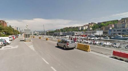 Investigan el hallazgo de restos humanos en una red de pesca en la costa guipuzcoana