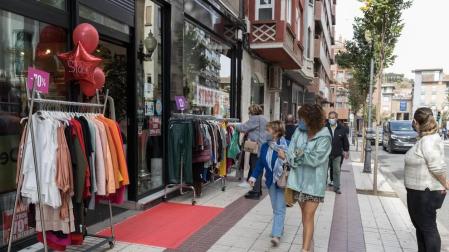 El comercio de Tudela sale a la calle entre la incertidumbre y la ilusión