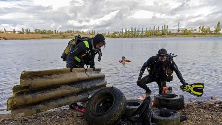 Todas las fotos de la batida organizada por la Federación Navarra de Actividades Subacuáticas junto a Cruz Roja