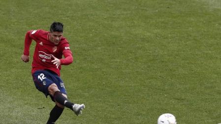 Este derechazo de Roncaglia ha batido a Iván Villar en la primera parte.