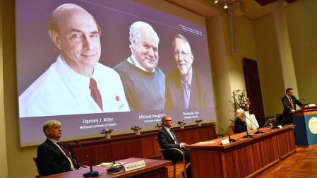 Los científicos que descubrieron el virus de la hepatitis C, Nobel de Medicina