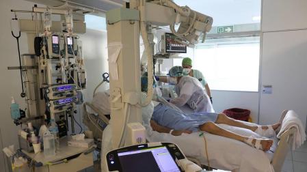 Seis nuevos fallecidos en un solo día devuelven a Navarra a datos de abril