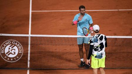 Nadal se hace centenario en Roland Garros de madrugada