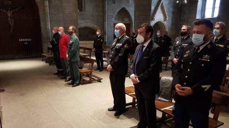 Los Amigos de la Colegiata y el Consejo Navarra del Movimiento Europeo reconocen su labor en el apoyo de los peregrinos