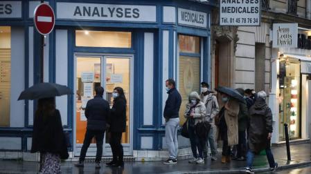 Francia tiene ya ocho ciudades en alerta máxima por el avance de la epidemia