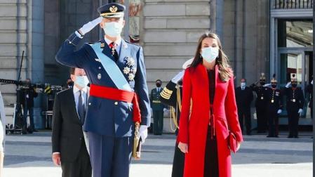 Este año la celebración del 12 de octubre ha quedado reducida a un austero acto militar en el Patio de la Armería del Palacio Real.