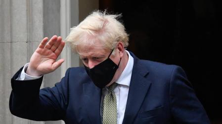 Reino Unido endurece sus medidas y crea un sistema de tres niveles de riesgo