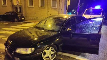 Un joven de 18 años intenta atropellar a un policía y se da a la fuga en Pamplona