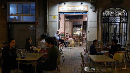 Investigan positivos por coronavirus en residencias de estudiantes de Barcelona