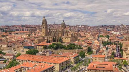 Una cofradía celebra una fiesta con estriptis en instalaciones de la iglesia