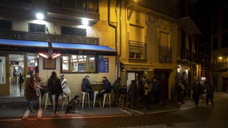 El cierre a las 22.00 horas reduce la afluencia del 'juevintxo'