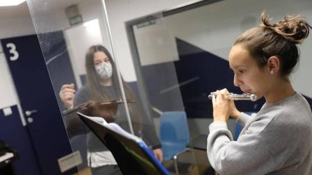 Deporte, inglés y música a pesar de todo