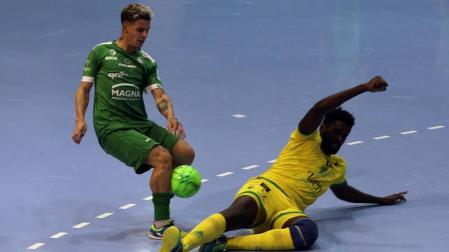 Osasuna Magna empata a 2 ante el Jaén pese a la expulsión de Bynho