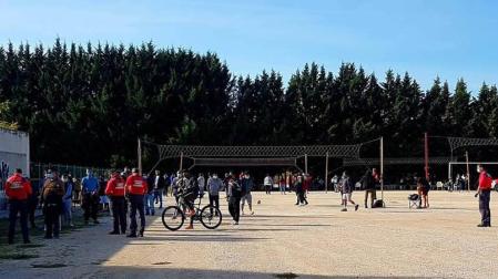 Denunciadas 80 personas por jugar a voleibol entre Burlada y Villava