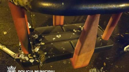 Identificados tras quemar varios columpios en un parque de la Rochapea