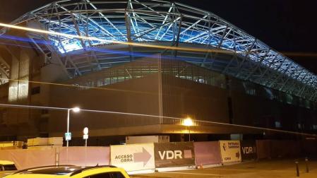 El estadio de El Sadar se iluminó en la noche de este lunes, 19 de octubre, probando las nuevas luces en la semana en la que el club celebra su Centenario.