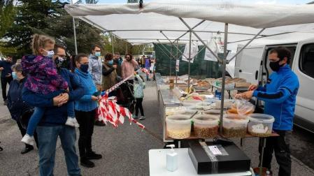 El Mercadillo de Landaben aún no instala el 100% de los puestos