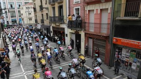 El pelotón de la Vuelta ya circula por Navarra en dirección a Lekunberri