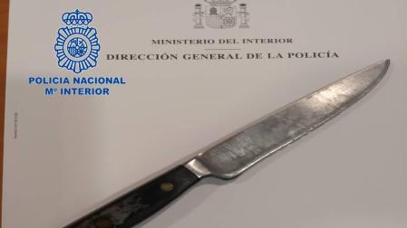 Detenido por intentar apuñalar a un agente de la Policía Nacional