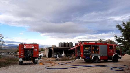 Un incendio sin heridos quema una nave de una granja de cerdos en Sesma
