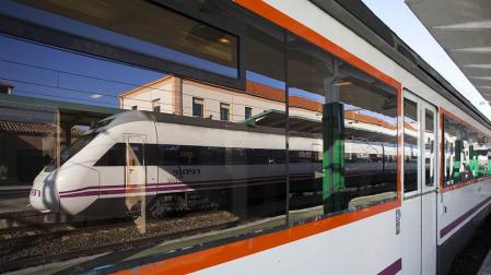 El PSN pide mantener los trenes que unen Castejón, Pamplona y Zaragoza