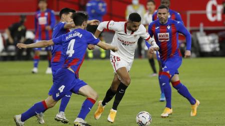 El Eibar sorprende a un espeso Sevilla