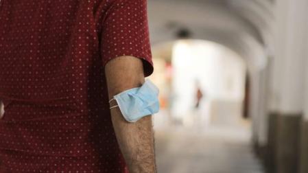 Sanidad notifica 855 contagios, un ligero descenso respecto al viernes
