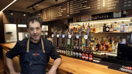 Pinchos recién hechos y asados y fideuás para llevar en el Bearán