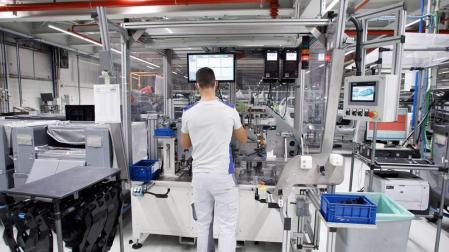 VW cuenta con puestos específicos para 148 personas que no pueden trabajar en las líneas de producción