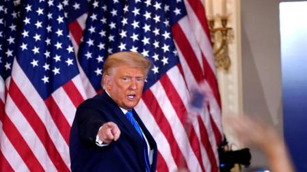 Donald Trump insiste en proclamarse vencedor a falta de cuatro estados