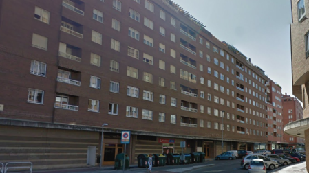 Trasladada al CHN una trabajadora al golpearse la cabeza en Mendebaldea