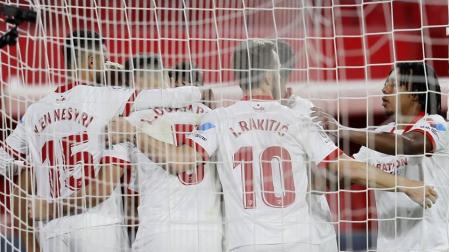 Galería de fotos del partido entre el Sevilla y Osasuna en el Sánchez Pizjuán